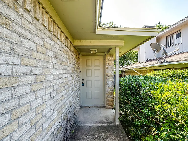 127 Allencrest Dr — Photo 1