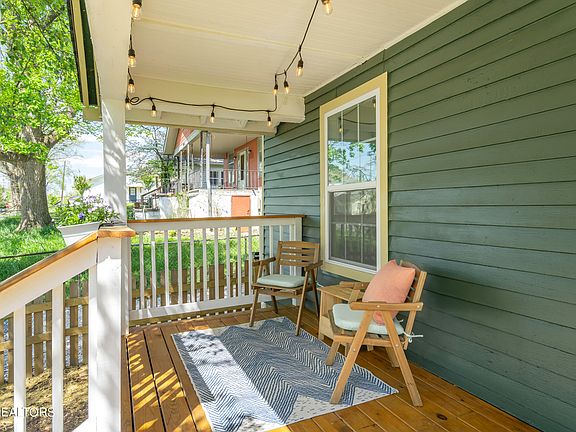 5th image of 1719 Woodbine Ave