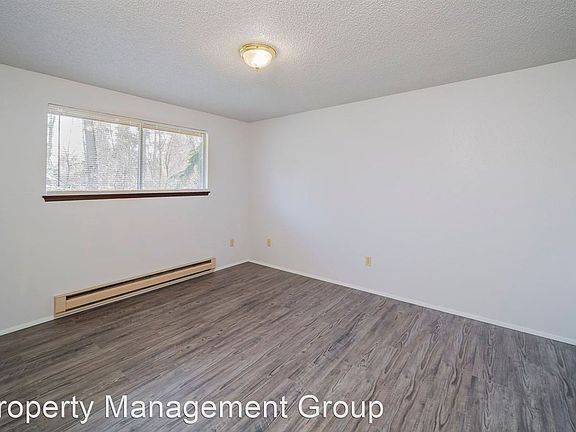 4th image of 10026 30th St NE Unit 4