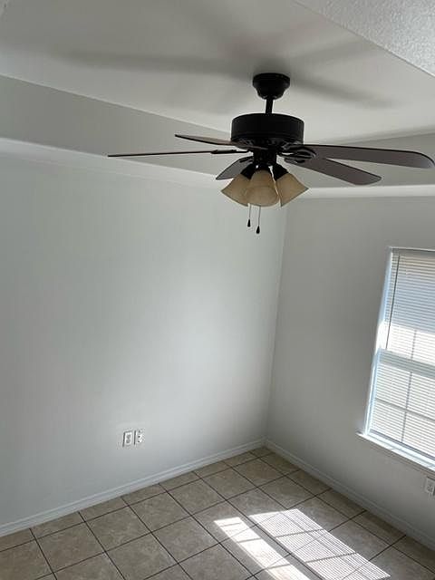 1st image of 803 Hackberry Ave #2