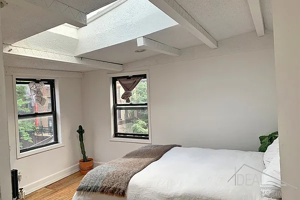 Rented by Ideal Properties Group | media 9