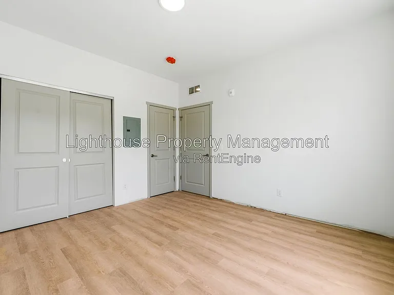 Riverbend Flats Apartments — Photo 90