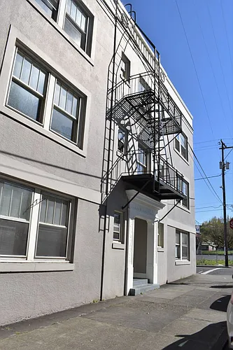 Lownsdale Apartments Photo 1