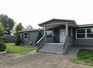 10604 5th Ct, Island City, OR 97850
