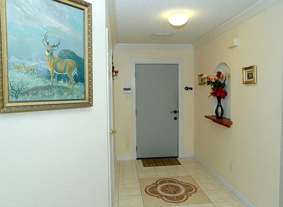 3rd image of 1405 Thornhill Ln
