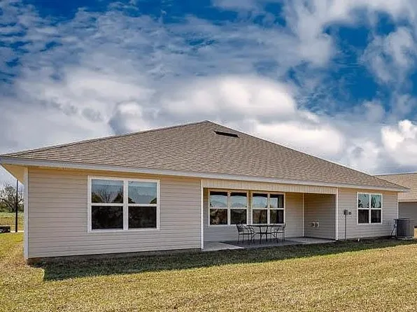 10404 Willow Leaf Dr, Gulfport, MS 39503