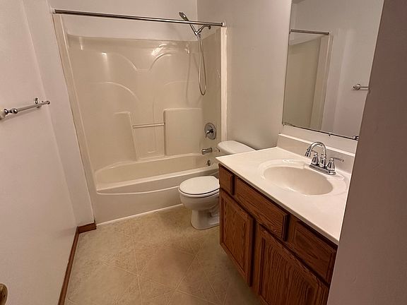 4th image of 465 N School St #477