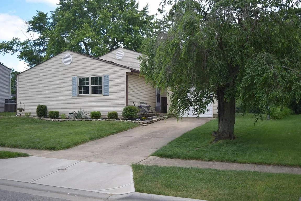 801 Lakefield Dr photo 1