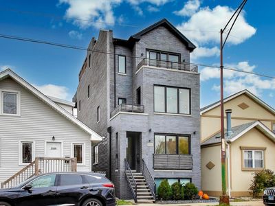 3320 N Narragansett Ave #2, Chicago, IL, 60634
