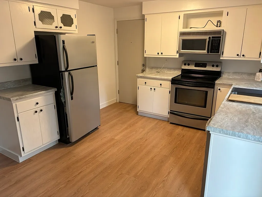 Building Photo - 2390 Highland Ave #1