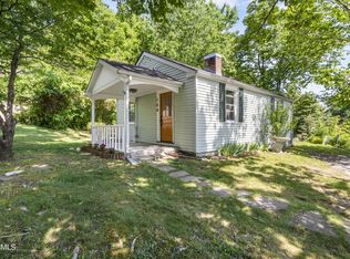 108 Hilltop Ln, Norris, TN 37828
