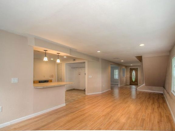 5th image of 37645 11th Ave