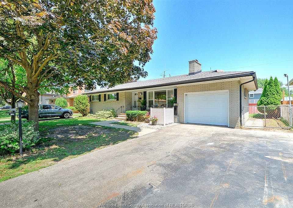 1st image of 328 Isack Dr