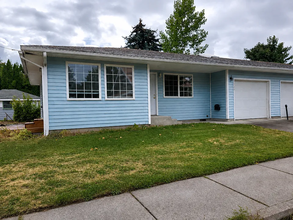 704 E Spokane Ave