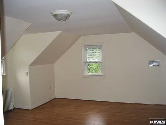 2nd image of 513 Lafayette Ave