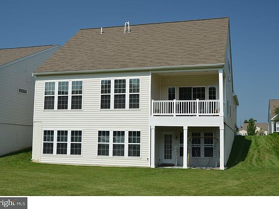 4th image of 470 Hallman Ct