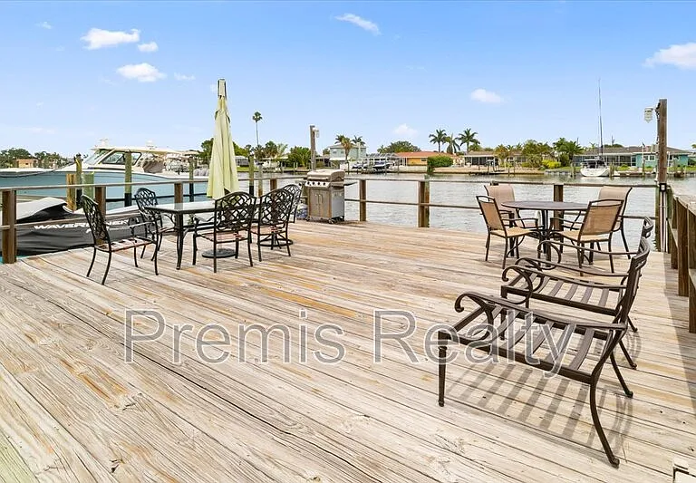 333 Island Way #1 — Photo 4