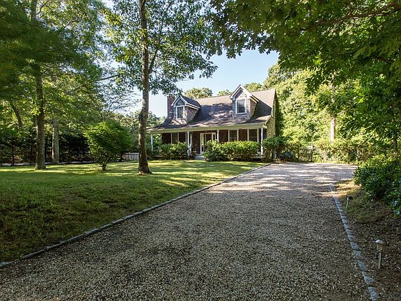 3rd image of 32 Royal St