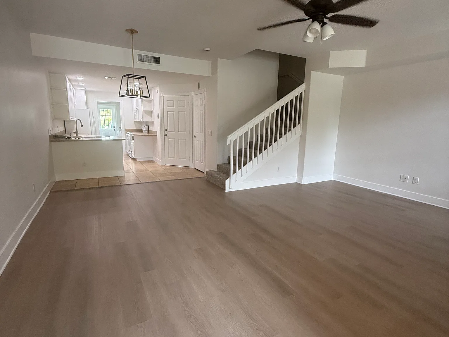 3 bed, 1652 sqft, $2,175 — Photo 3