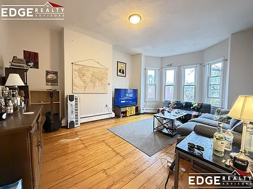 1106 Cambridge St Photo 1