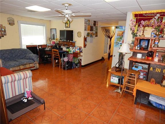 3rd image of 619 Booker Ave
