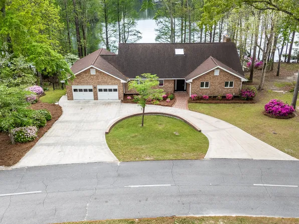 415 Santee Dr, Santee, SC 29142