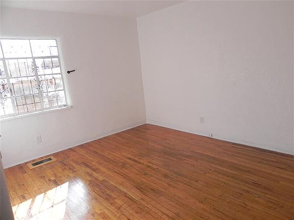 2nd image of 326 Charleston St NE