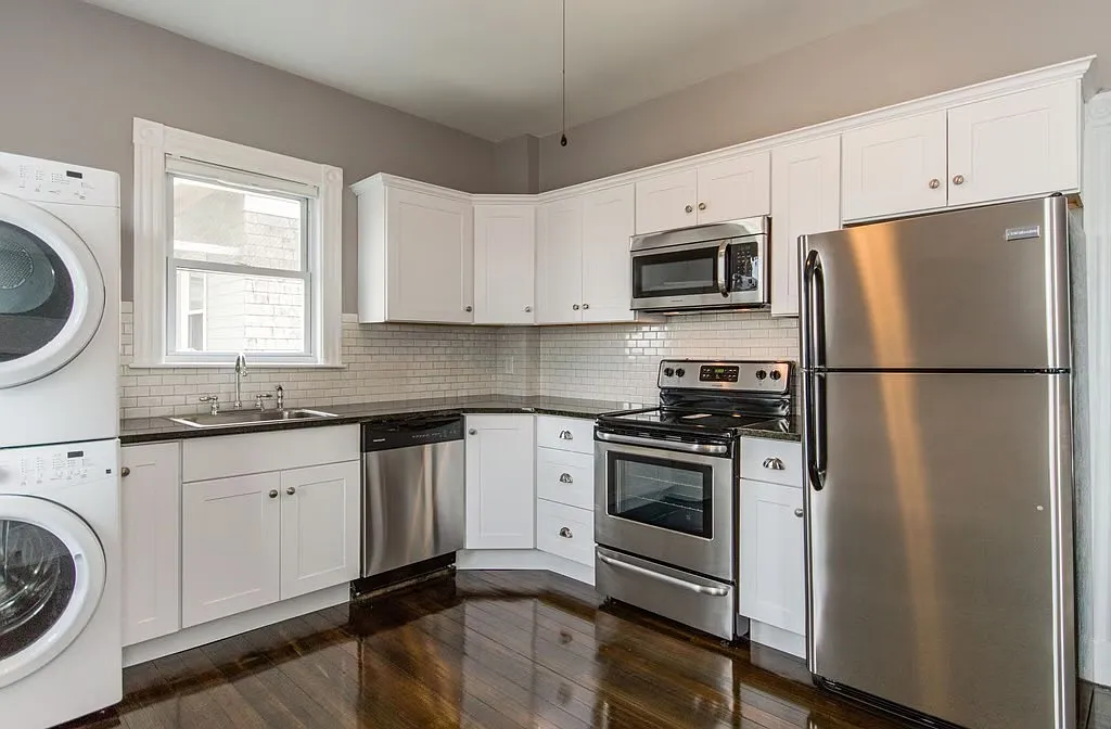 3 bed, 1549 sqft, $3,100 — Photo 1