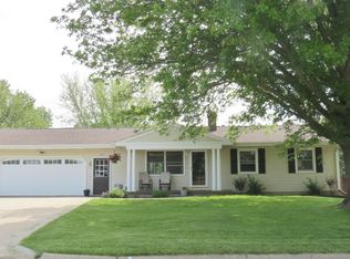 415 W Angus Ct, Maquoketa, IA 52060