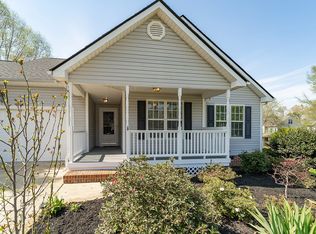 100 Moss Rock Ct, Holly Springs, NC 27540