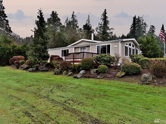 Wonderful way to spend you time, private lot with golf course on one side and woods in the back.
