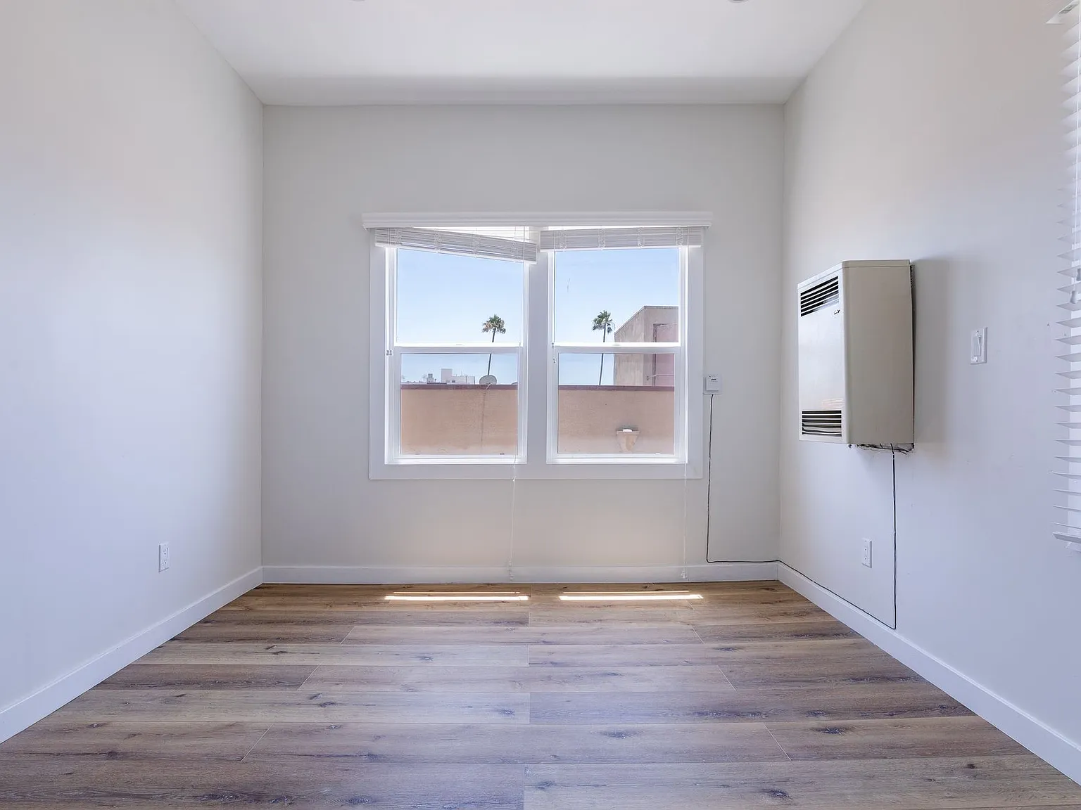 South Kenmore Apartments — Photo 2