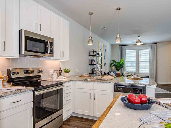 3rd image of 3215 Midvale Ave #604