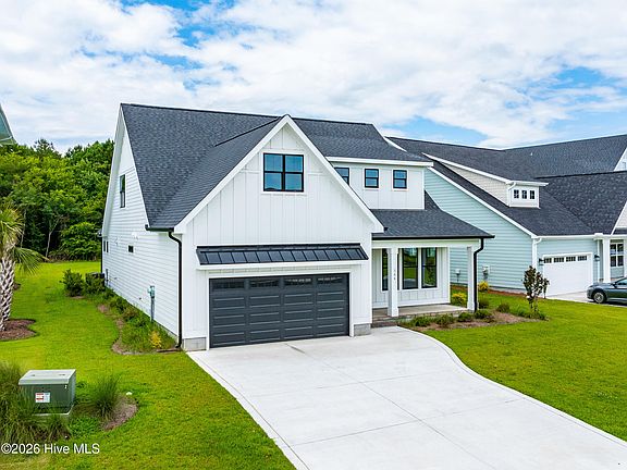 5th image of 366 Summerhouse Drive