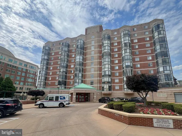 24 Courthouse Sq APT 1008, Rockville, MD 20850