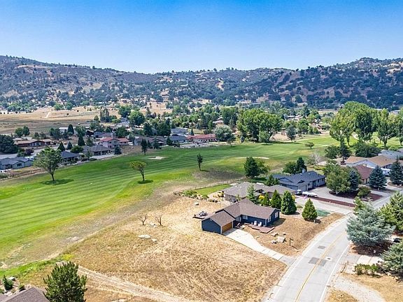 3rd image of 29840 Pinedale Dr