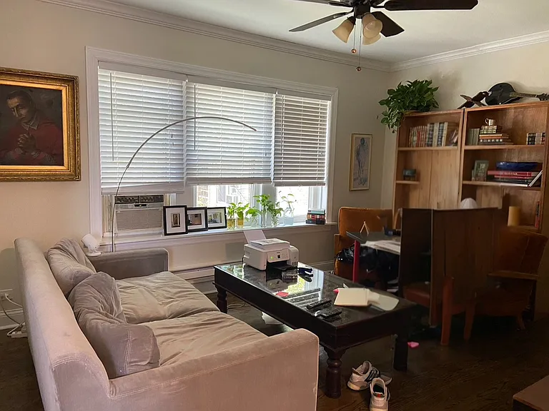 648 1/2 W Roscoe St #2 — Photo 12