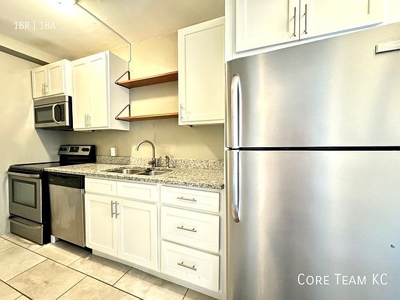 3rd image of 710 W 48th St #203
