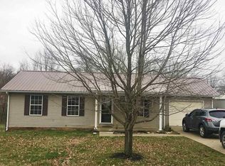 490 Parkway Dr, Scottsville, KY 42164