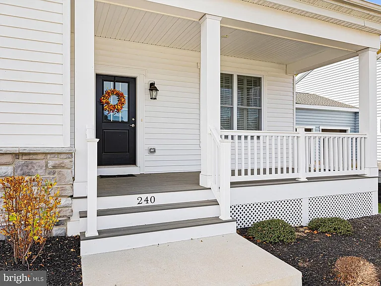 240 Baldy Ln — Photo 4