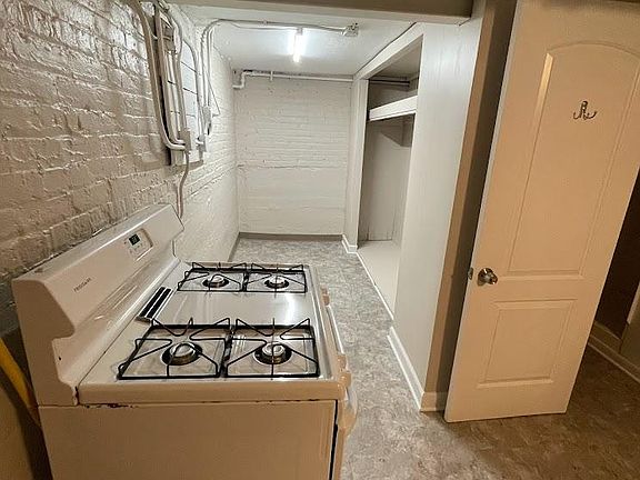 5th image of 5317 W Barry Ave #B