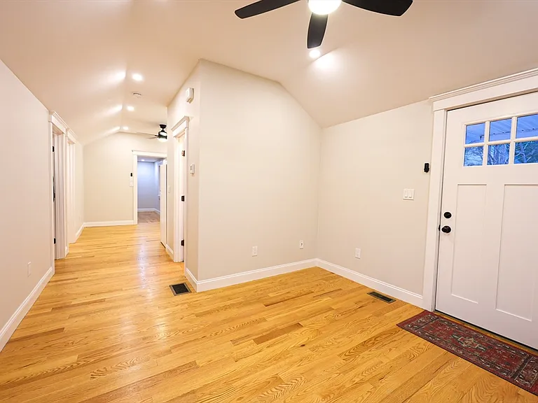 85 Oak St #85 — Photo 9