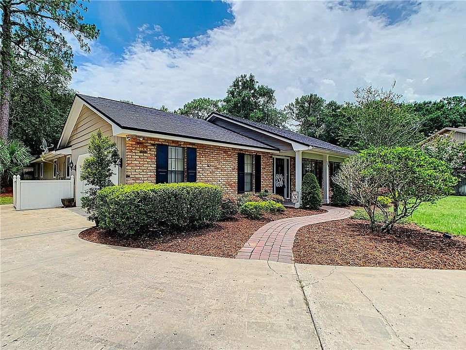 1st image of 305 Woodstead Ln