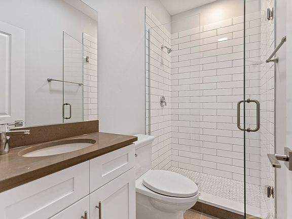 4th image of 356 W Dickens Ave APT 3