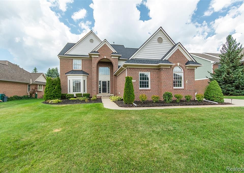 1st image of 51334 W Hills Dr