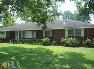 203 Park Dr, Claxton, GA 30417