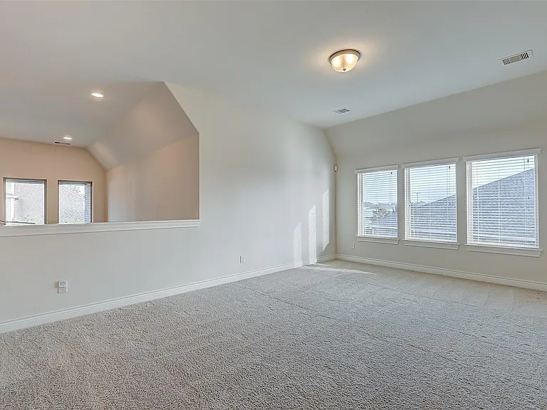 4006 Misty Waters Ln — Photo 34