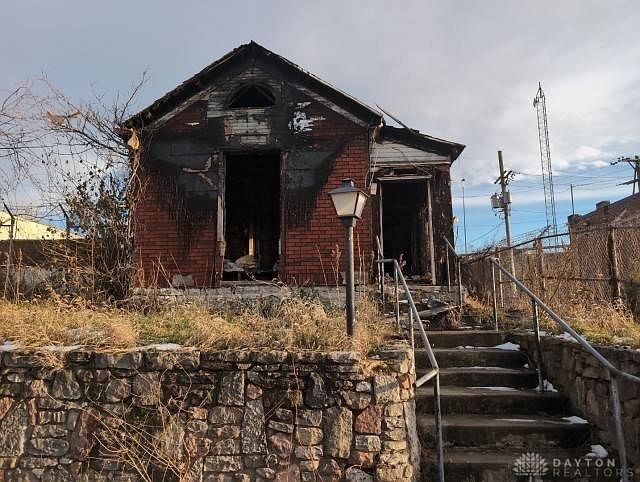 1st image of 450 Todd St
