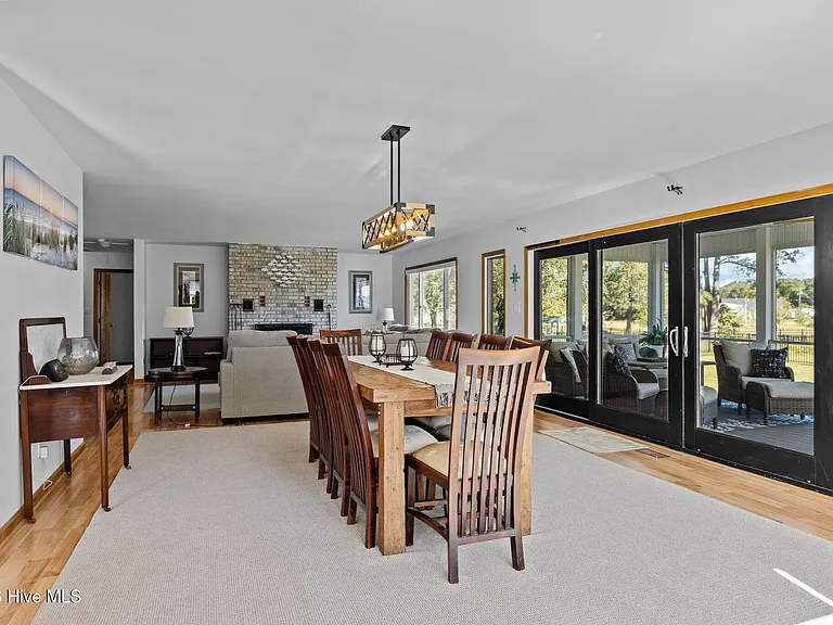 180 Wallace Rd — Photo 17