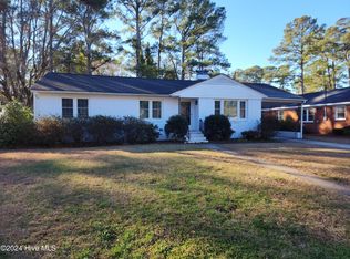 1706 Englewood Dr, Greenville, NC 27858